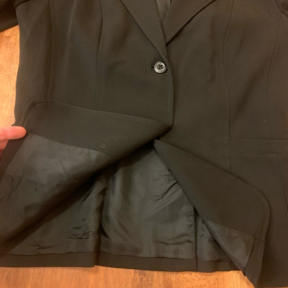 Rafaella blazer size 10 Black jacket 2 button Pockets thin shoulder pads - Picture 5 of 8